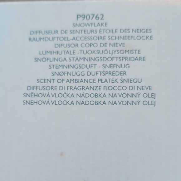 Two (2) PartyLite Snowflake Diffusers #P90762 - Picture 2 of 3